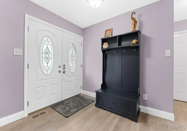 Photo 4 of Single Family Residence at 5810 Southcrest Wy, Saint Louis, MO 63129 | MLS# MIS25030167 |  | Sold on 2025-07-10