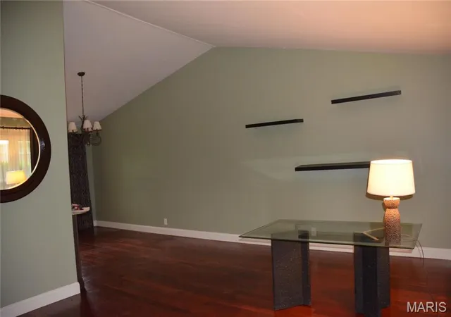 Photo 2 of Single Family Residence at 6 Village Dr, Saint Louis, MO 63146 | MLS# MIS25030246 | | Sold on 2025-06-12