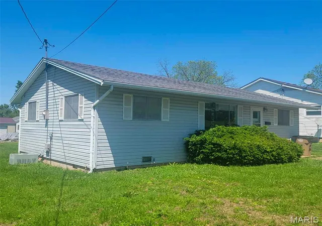 Photo 2 of Single Family Residence at 212 Virginia, Fredericktown, MO 63645 | MLS# MIS25030325 | | Sold on 2025-07-24