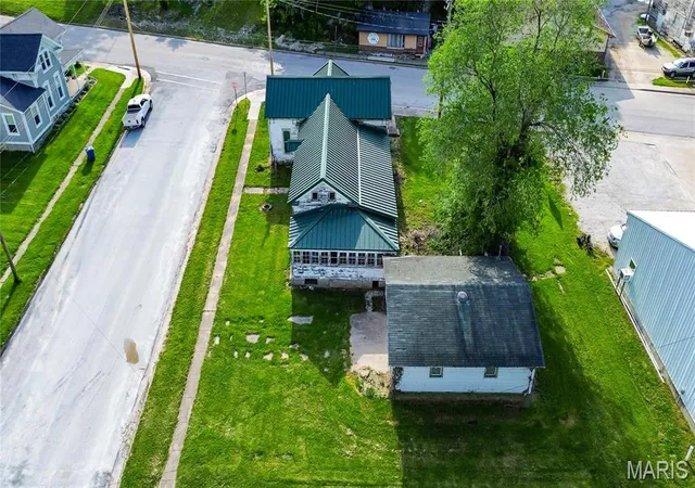 Photo 1 of Single family home for sale at 212 Franklin St, Hardin, IL 62047 | MLS# MIS25030395 | Listing updated on 2026-03-07