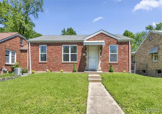 Single Family Residence at 8955 Forest Ave, Saint Louis, MO 63114 | MLS# MIS25030455 | | Sold on 2025-06-17