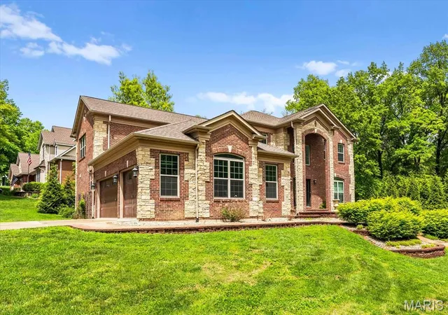 2nd image of 1374 Rocky Creek Ct, Belleville, IL 62220 | MLS# MIS25030497