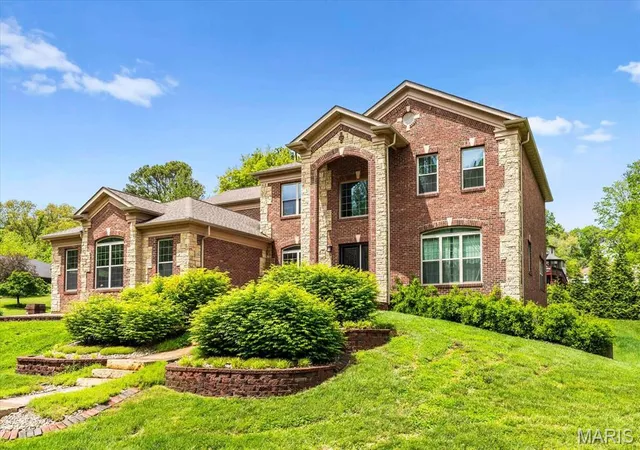 3rd image of 1374 Rocky Creek Ct, Belleville, IL 62220 | MLS# MIS25030497
