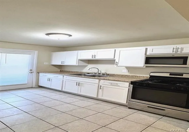 Photo 2 of Multi Family at 4028 Esseldale Dr, Saint Ann, MO 63074 | MLS# MIS25030523 |  | Sold on 2025-06-26