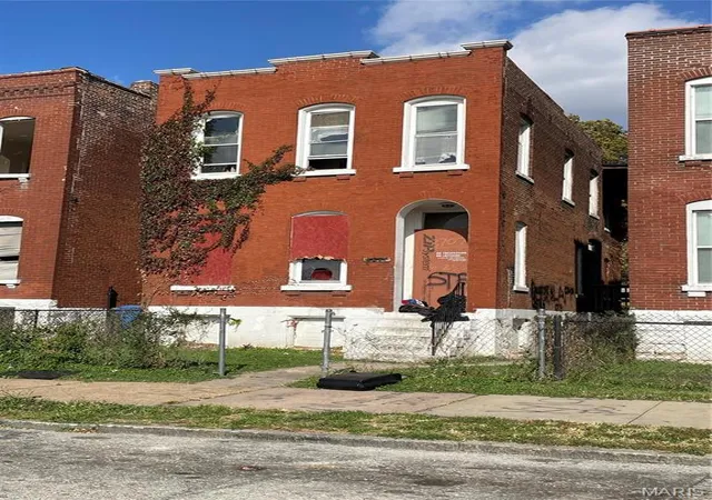 Photo 1 of Single Family Residence at 3707 Aldine Ave, Saint Louis, MO 63113 | MLS# MIS25030535 | | Sold on 2025-06-04