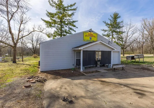 Photo 3 of Single Family Residence at 700 Valencia Ave, Saint Louis, MO 63138 | MLS# MIS25030820 |  | Sold on 2025-07-02