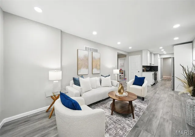 Photo 2 of Single Family Residence at 200 Thoroughman Ave, Saint Louis, MO 63135 | MLS# MIS25030974 | | Sold on 2025-07-16