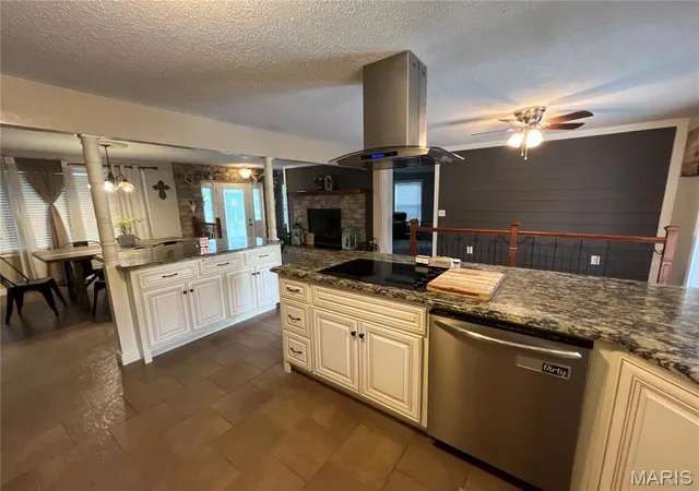 Photo 2 of Single Family Residence at 707 Union St, Marble Hill, MO 63764 | MLS# MIS25031078 |  | Sold on 2025-09-05