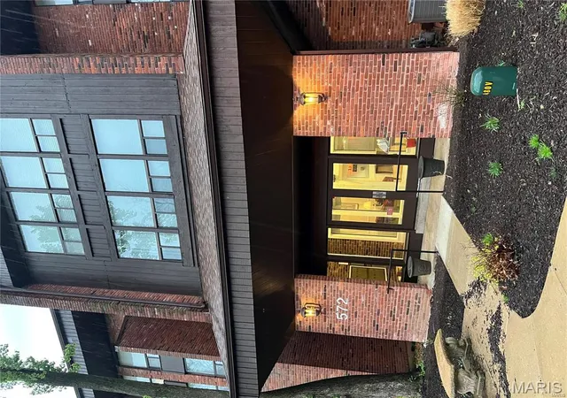 Condo for sale at 572 Coeur De Royale Dr #105, Saint Louis, MO 63141 | MLS# MIS25031085 | Listing updated on 2025-07-17
