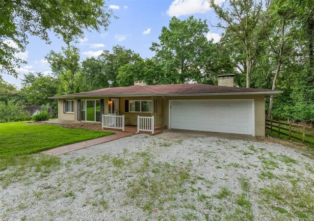Photo 4 of Single family home for sale at 808 Reddick St, Perryville, MO 63775 | MLS# 23053166 | Listing updated on 2024-09-12