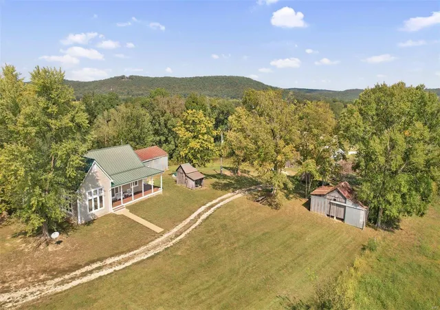 Photo 3 of House for sale at 1973 Old Fry Rd, Morrison, MO 65061 | MLS# 23057648 | Listing updated on 2025-02-27