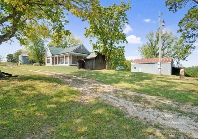 Photo 4 of House for sale at 1973 Old Fry Rd, Morrison, MO 65061 | MLS# 23057648 | Listing updated on 2025-02-27