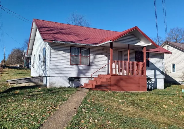 Photo 2 of Single family home for sale at 104 S Elm St, Dixon, MO 65459 | MLS# 23068945 | Listing updated on 2024-08-23