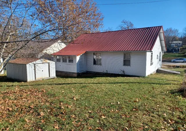 Photo 3 of Single family home for sale at 104 S Elm St, Dixon, MO 65459 | MLS# 23068945 | Listing updated on 2024-08-23