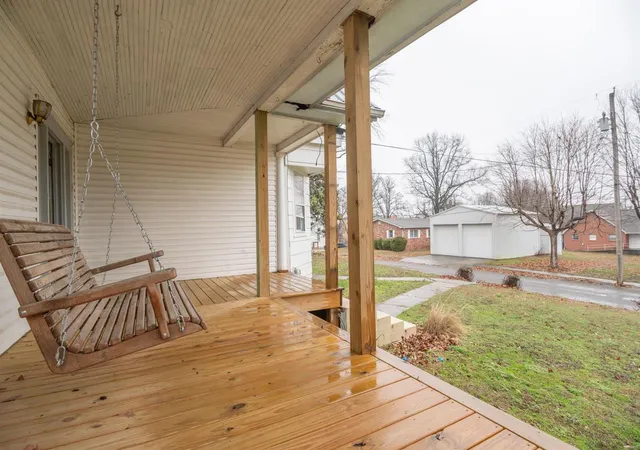 Photo 3 of Single family home for sale at 404 Spring St, Bloomfield, MO 63825 | MLS# 23073655 | Listing updated on 2024-06-26