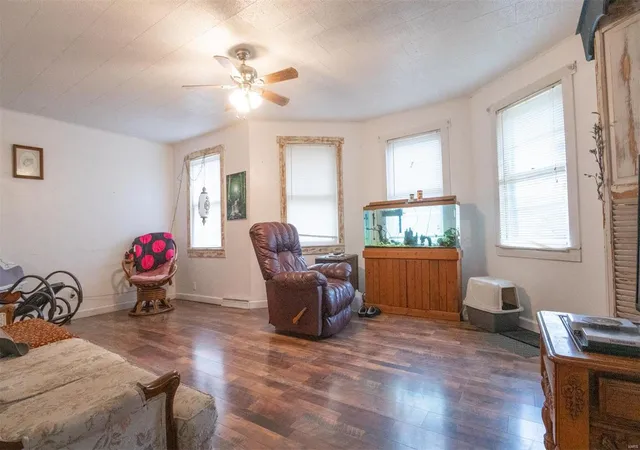 Photo 4 of Single family home for sale at 404 Spring St, Bloomfield, MO 63825 | MLS# 23073655 | Listing updated on 2024-06-26