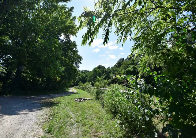 Photo 3 of House for sale at 4727 Moss Hvn Rd, Hillsboro, MO 63050 | MLS# 24005253 | Listing updated on 2024-07-24
