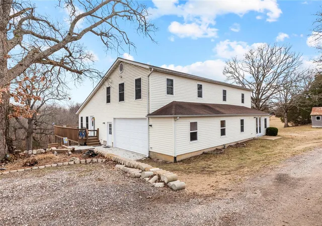 Photo 2 of Single family home for sale at 106 Wild Cherry Ln, Saint Clair, MO 63077 | MLS# 24009174 | Listing updated on 2024-11-25