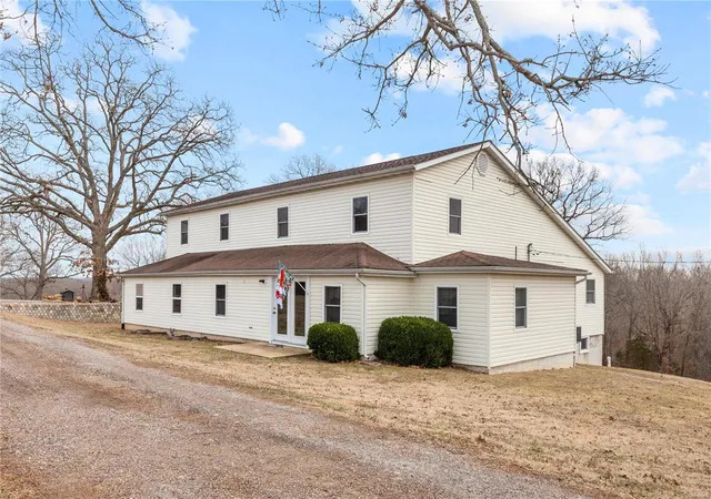 Photo 3 of Single family home for sale at 106 Wild Cherry Ln, Saint Clair, MO 63077 | MLS# 24009174 | Listing updated on 2024-11-25