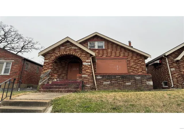 Photo 1 of Single family home for sale at 4934 Plover Ave, Saint Louis, MO 63120 | MLS# 24009386 | Listing updated on 2025-05-08