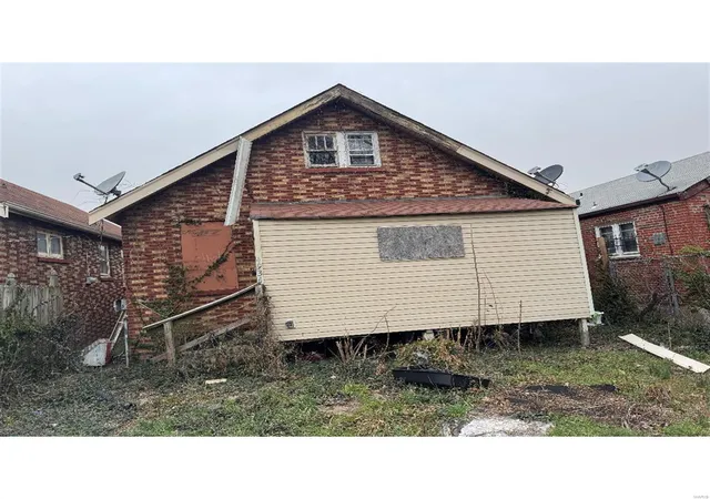 Photo 2 of Single family home for sale at 4934 Plover Ave, Saint Louis, MO 63120 | MLS# 24009386 | Listing updated on 2025-05-08