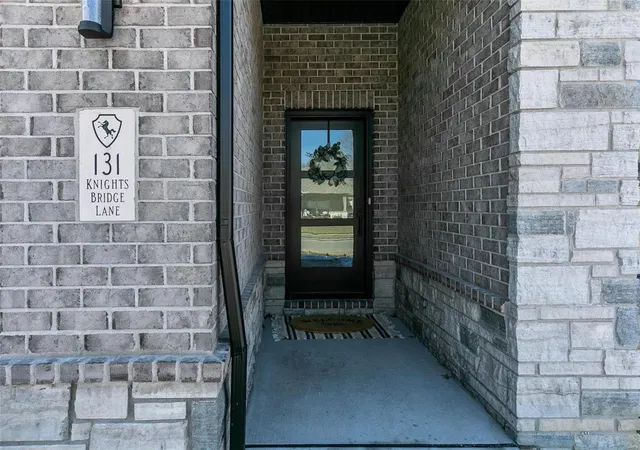 Photo 3 of Single family home for sale at 131 Knights Brg Ln, Edwardsville, IL 62025 | MLS# 24010273 | Listing updated on 2024-09-16