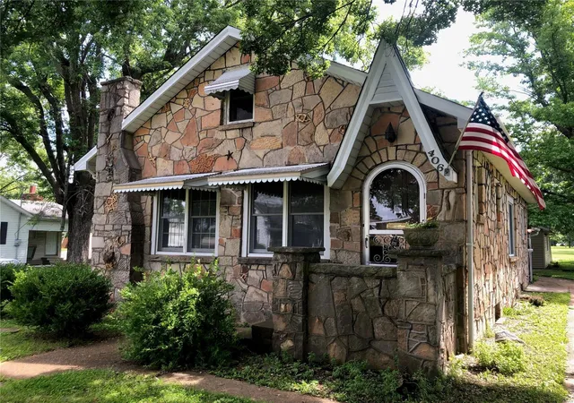 Photo 1 of Single family home for sale at 406 South 5th St, Owensville, MO 65066 | MLS# 24015991 | Listing updated on 2024-10-02