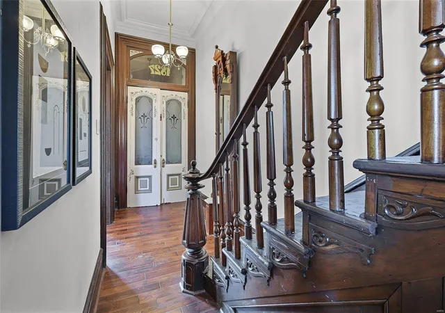 Photo 3 of Single family home for sale at 1827 Kennett Pl, Saint Louis, MO 63104 | MLS# 24020657 | Listing updated on 2024-11-25