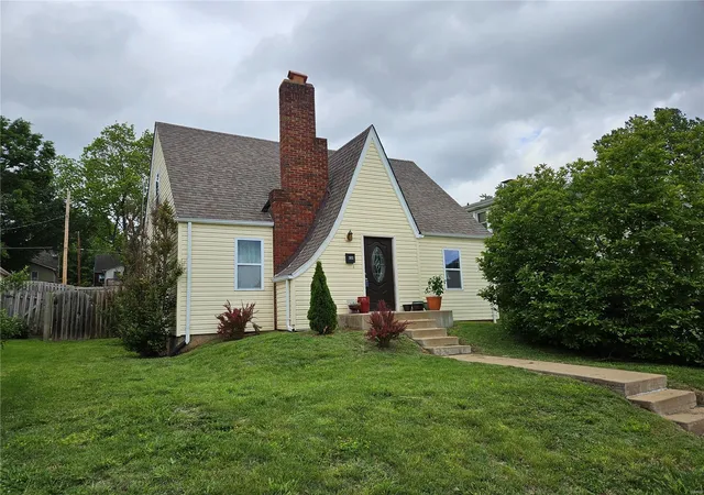 Photo 1 of Single family home for sale at 303 7th Avenue, Crystal City, MO 63019 | MLS# 24027869 | Listing updated on 2024-12-18