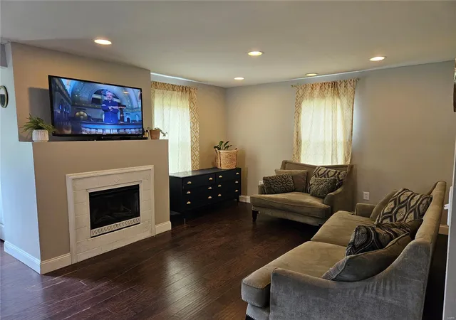 Photo 2 of Single family home for sale at 303 7th Avenue, Crystal City, MO 63019 | MLS# 24027869 | Listing updated on 2024-12-18