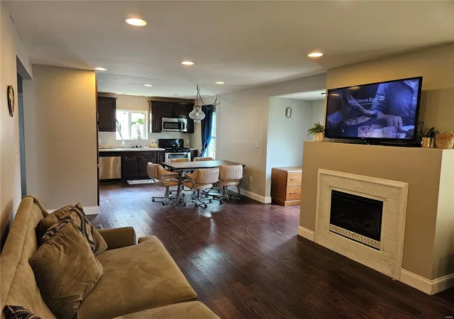 Photo 3 of Single family home for sale at 303 7th Avenue, Crystal City, MO 63019 | MLS# 24027869 | Listing updated on 2024-12-18