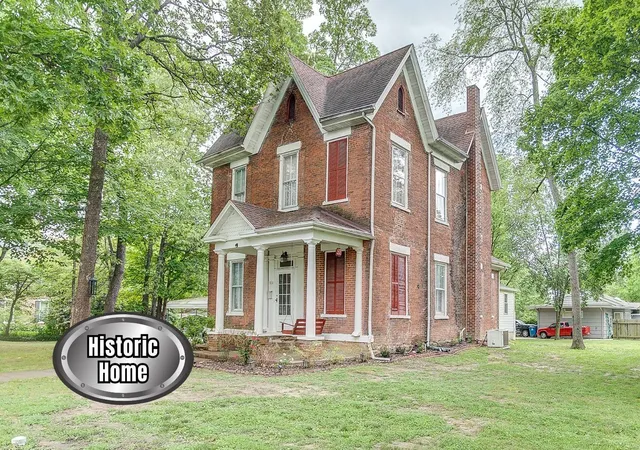 Photo 1 of Single family home for sale at 302 West 3rd, Sparta, IL 62286 | MLS# 24029094 | Listing updated on 2024-11-15