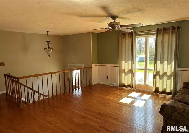 Photo 4 of Single family home for sale at 801 Queens Way, Pinckneyville, IL 62274 | MLS# 24029121 | Listing updated on 2024-08-16