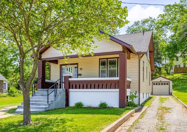 Photo 1 of Single family home for sale at 789 N Main St, Sainte Genevieve, MO 63670 | MLS# 24034042 | Listing updated on 2024-12-09