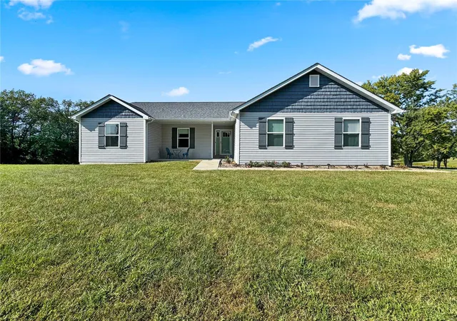 Photo 2 of Single family home for sale at 1981 Cement Holw Rd, East Carondelet, IL 62240 | MLS# 24034064 | Listing updated on 2024-11-18