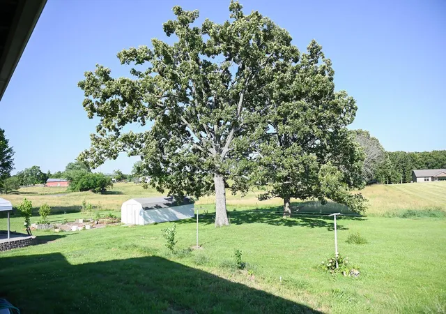 Photo 3 of Single family home for sale at 9136 Highway 185, Leslie, MO 63056 | MLS# 24035403 | Listing updated on 2024-09-24