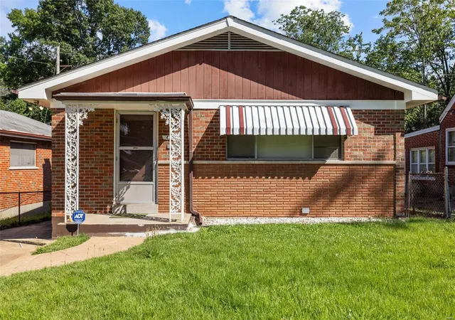 Photo 1 of Single family home for sale at 4502 Begg Blvd, Saint Louis, MO 63121 | MLS# 24035978 | Listing updated on 2024-09-20