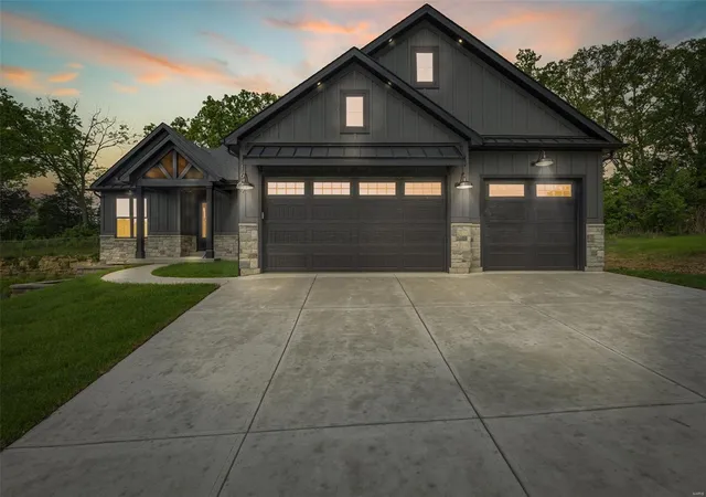 Photo 1 of Single family home for sale at 1609 Sugar Crk Dr, Festus, MO 63028 | MLS# 24037666 | Listing updated on 2025-05-12