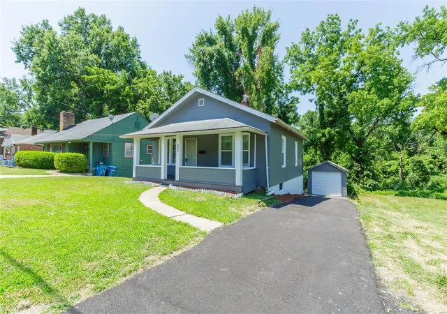 Photo 1 of Single family home for sale at 8833 Blewett Ave, Saint Louis, MO 63136 | MLS# 24039228 | Listing updated on 2024-09-12