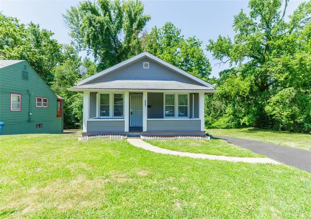 Photo 2 of Single family home for sale at 8833 Blewett Ave, Saint Louis, MO 63136 | MLS# 24039228 | Listing updated on 2024-09-12