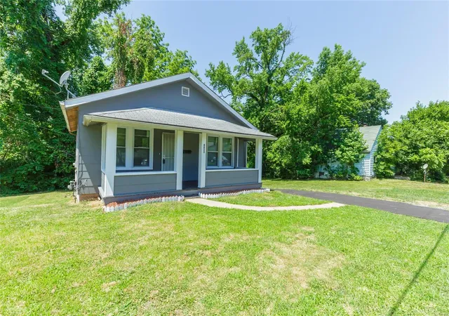 Photo 3 of Single family home for sale at 8833 Blewett Ave, Saint Louis, MO 63136 | MLS# 24039228 | Listing updated on 2024-09-12
