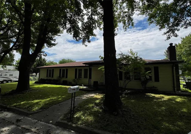 Photo 3 of Single family home for sale at 228 Opal St, Saint James, MO 65559 | MLS# 24039984 | Listing updated on 2024-10-28