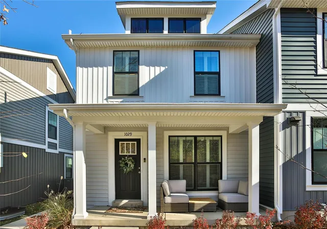 Photo 2 of Condo for sale at 1029 Geyer Grv #5, Saint Louis, MO 63122 | MLS# 24041390 | Listing updated on 2024-11-21
