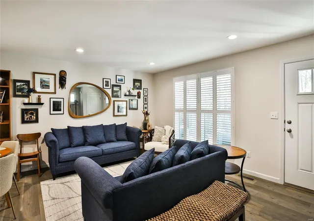 Photo 3 of Condo for sale at 1029 Geyer Grv #5, Saint Louis, MO 63122 | MLS# 24041390 | Listing updated on 2024-11-21