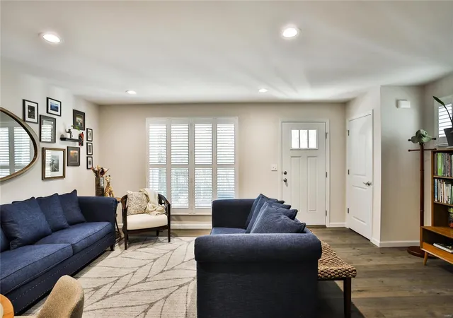 Photo 4 of Condo for sale at 1029 Geyer Grv #5, Saint Louis, MO 63122 | MLS# 24041390 | Listing updated on 2024-11-21
