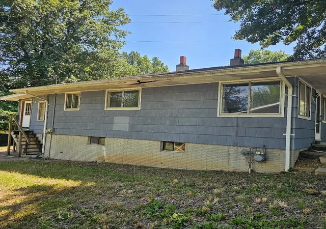 Photo 3 of Single family home for sale at 706 S 15th Street, Belleville, IL 62220 | MLS# 24041640 | Listing updated on 2024-09-20