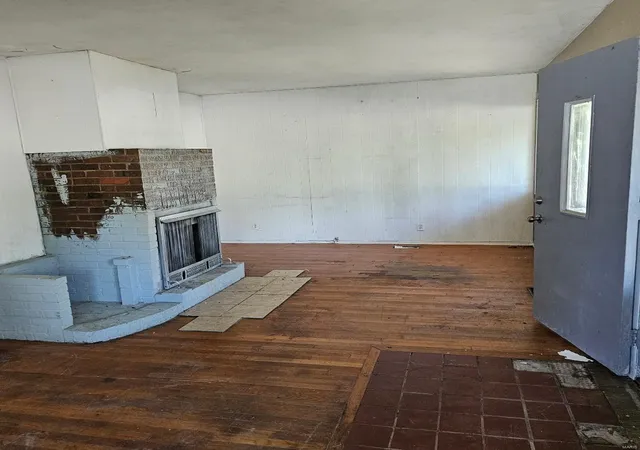 Photo 4 of Single family home for sale at 706 S 15th Street, Belleville, IL 62220 | MLS# 24041640 | Listing updated on 2024-09-20