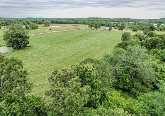 Photo 4 of House for sale at 658 W State Rd H, Stoutland, MO 65567 | MLS# 24041979 | Listing updated on 2024-12-16
