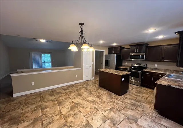 Photo 3 of Single family home for sale at 108 Sandstone Dr, Saint Robert, MO 65584 | MLS# 24042414 | Listing updated on 2024-12-09
