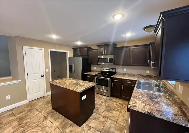 Photo 3 of Single family home for sale at 108 Sandstone Dr, Saint Robert, MO 65584 | MLS# 24042414 | Listing updated on 2024-12-09